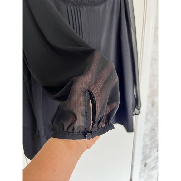 Avenue Blouse   - Picture 3 of 7